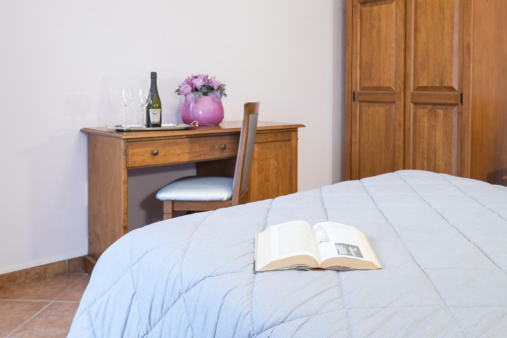 Castagnito Costa Catterina B&B מראה חיצוני תמונה