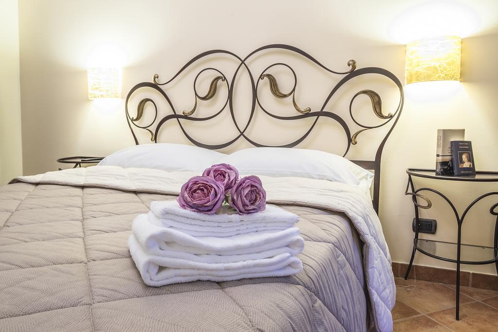 Castagnito Costa Catterina B&B מראה חיצוני תמונה